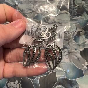 NWT paparazzi twirly design silver metal dangle earrings